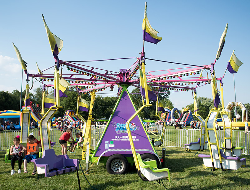 Mechanical Twister Swing Amusement Carnival Ride Rental in Chicago Illinois and Suburbs